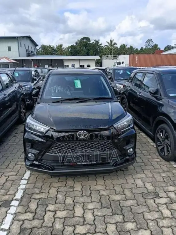 Toyota Raize 2025 SUV (Used)