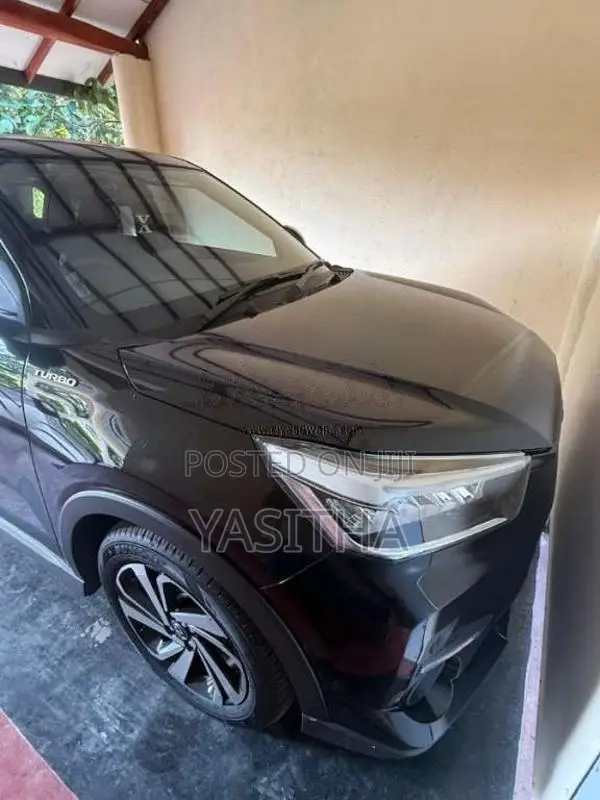 Toyota Raize 2025 SUV (Used)