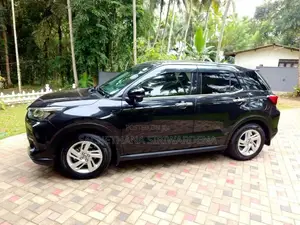 Toyota Raize 2025 SUV (Used)