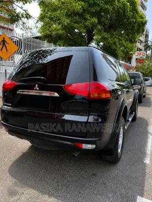 Mitsubishi Montero Sport 2011 SUV (Used)