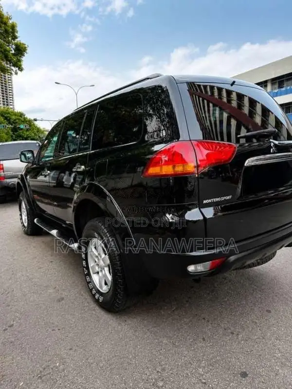 Mitsubishi Montero Sport 2011 SUV (Used)
