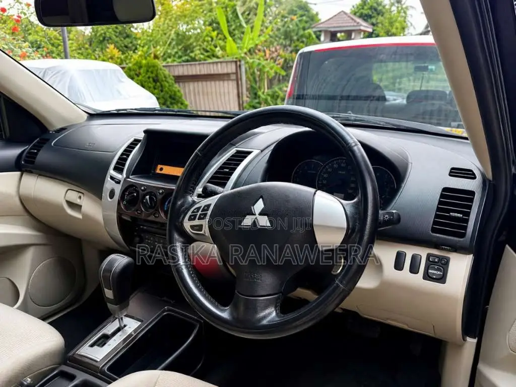 Mitsubishi Montero Sport 2011 SUV (Used)