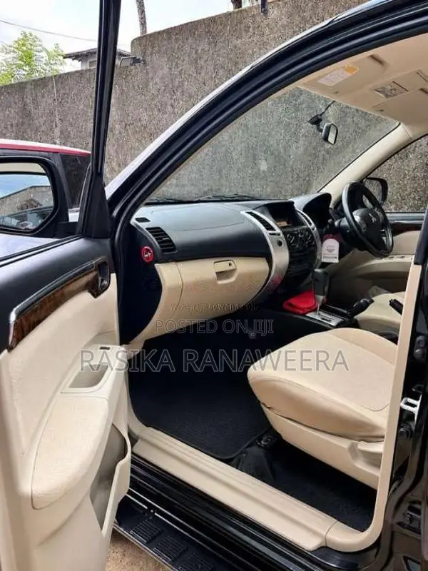 Mitsubishi Montero Sport 2011 SUV (Used)