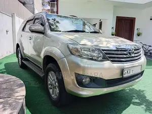 Toyota Fortuner 2012 SUV (Used)