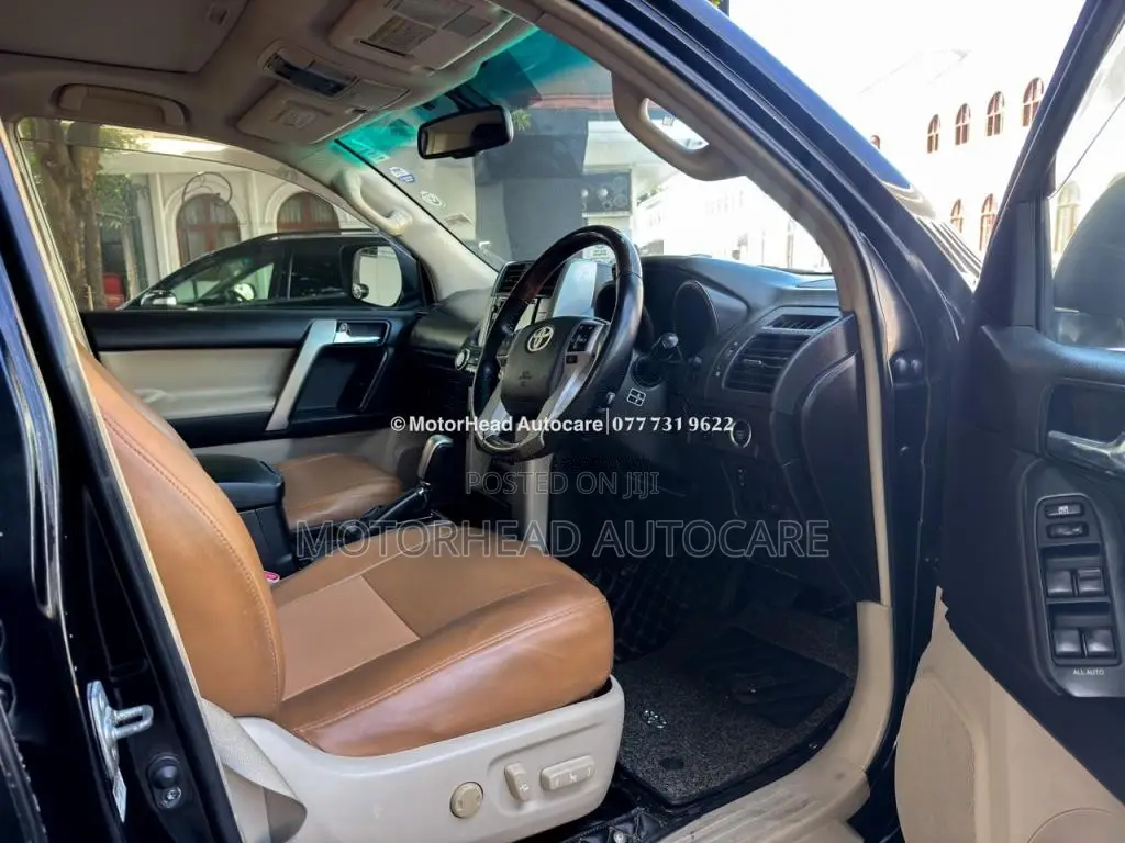 Toyota Land Cruiser 2010 SUV (Used)