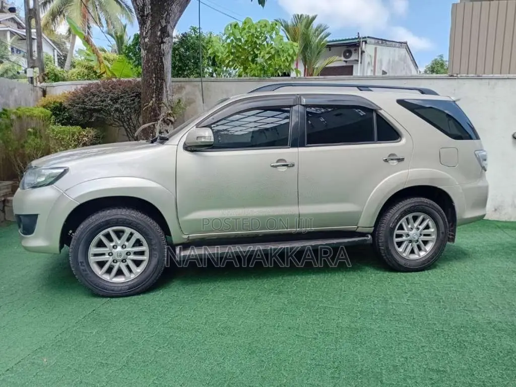 Toyota Fortuner 2012 SUV (Used)