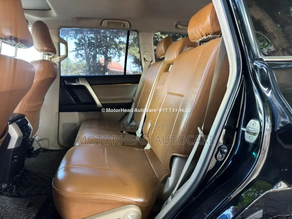 Toyota Land Cruiser 2010 SUV (Used)