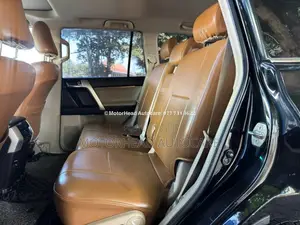 Toyota Land Cruiser 2010 SUV (Used)