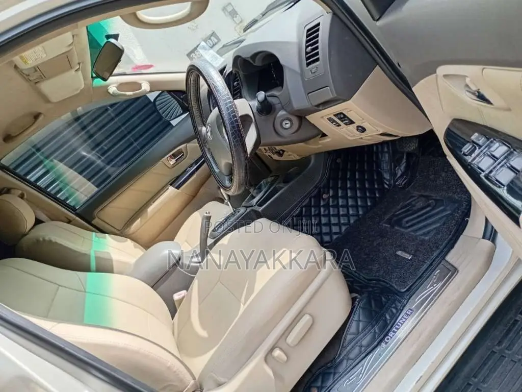 Toyota Fortuner 2012 SUV (Used)