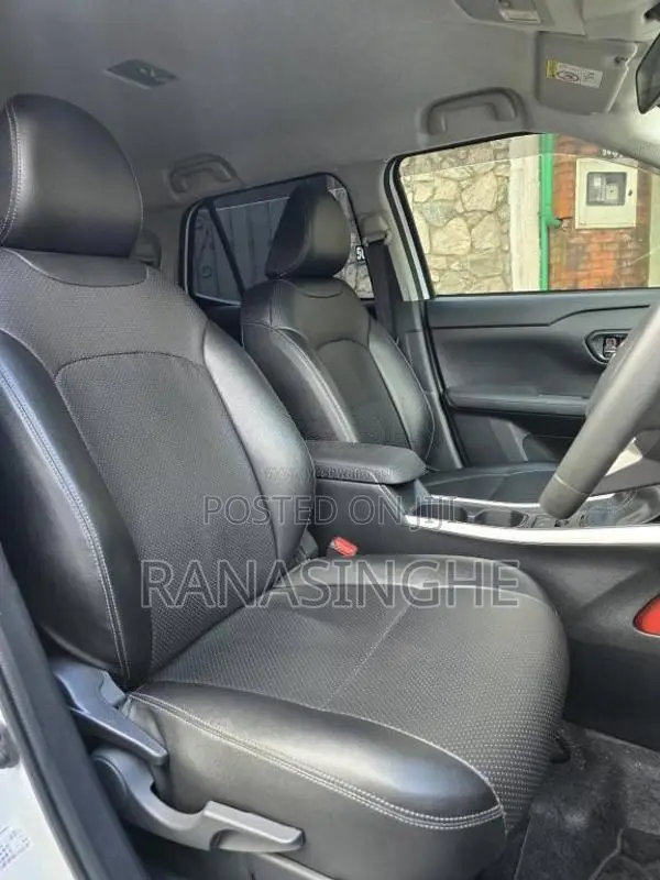 Toyota Raize 2024 SUV (Used)