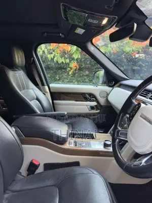 Land-Rover Range Rover Vogue P400E 2019 SUV (Used)