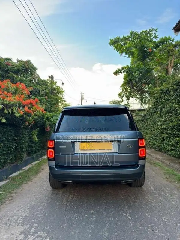 Land-Rover Range Rover Vogue P400E 2019 SUV (Used)