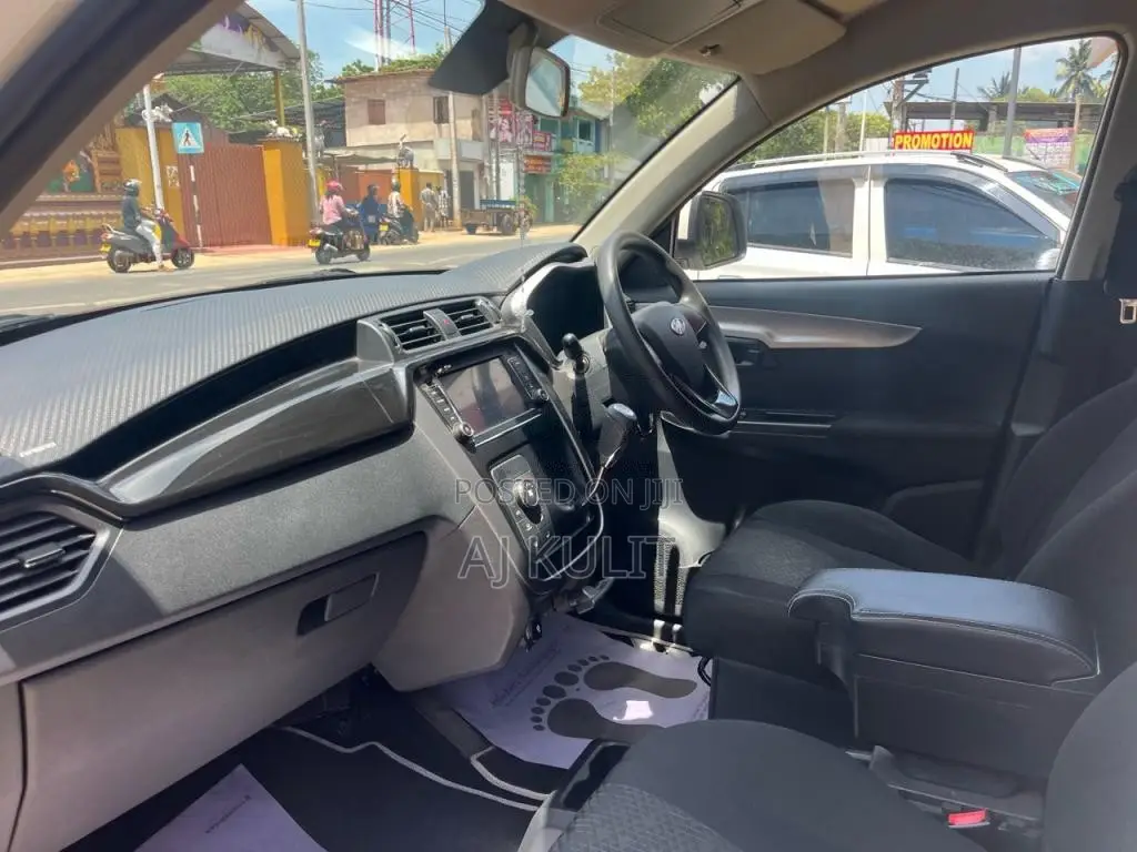 Mahindra KUV 100 2023 SUV (Used)