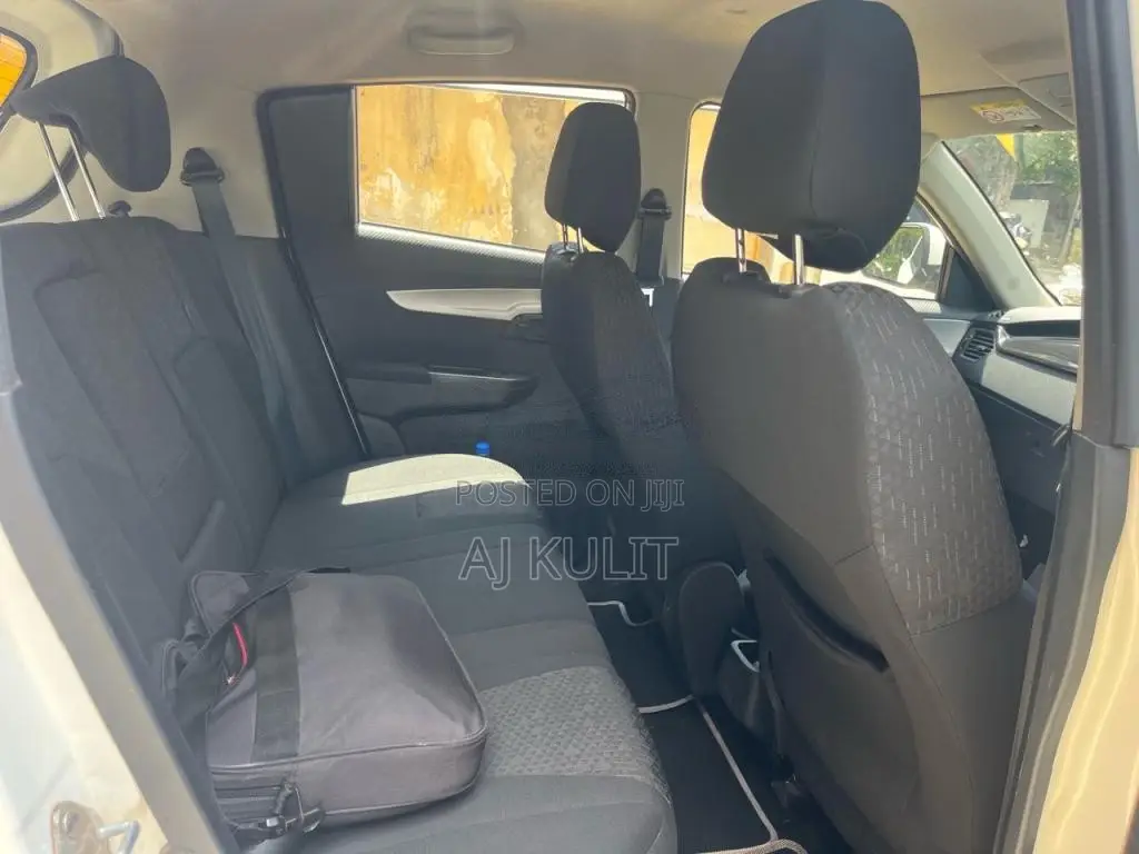 Mahindra KUV 100 2023 SUV (Used)