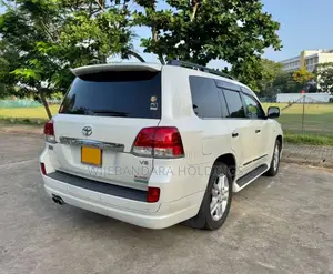 Toyota Land Cruiser V8 Sahara ZX 2010 SUV (Used)