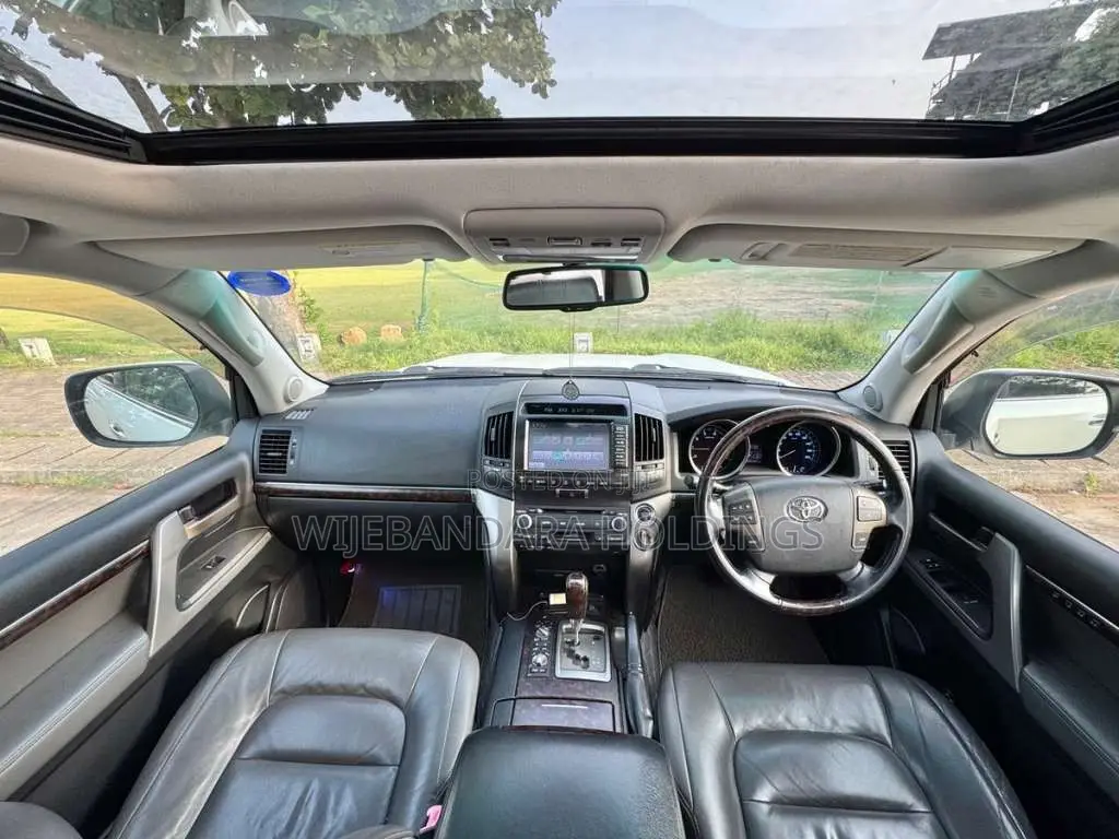 Toyota Land Cruiser V8 Sahara ZX 2010 SUV (Used)