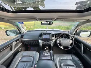 Toyota Land Cruiser V8 Sahara ZX 2010 SUV (Used)