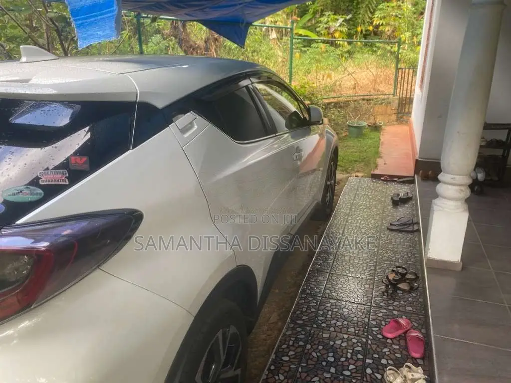 Toyota CHR 2017 SUV (Used)