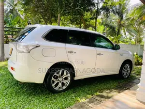 Mitsubishi Outlander 2014 SUV (Used)