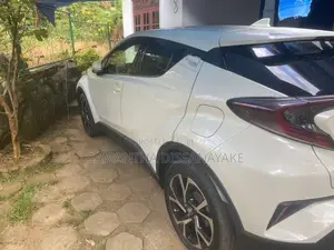 Toyota CHR 2017 SUV (Used)