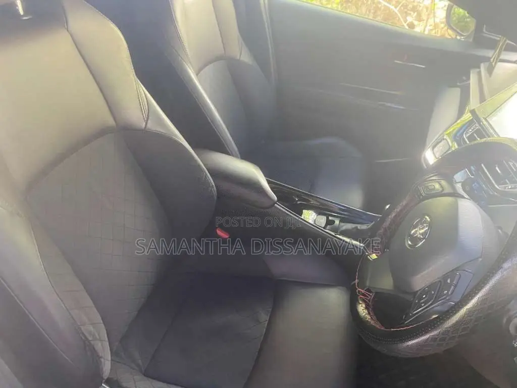 Toyota CHR 2017 SUV (Used)