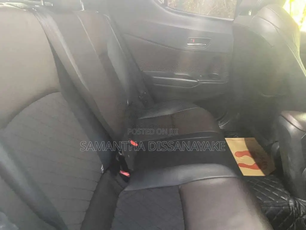 Toyota CHR 2017 SUV (Used)