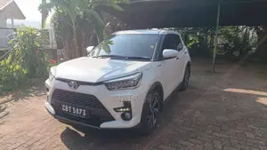 Toyota Raize 2025 SUV (Used)