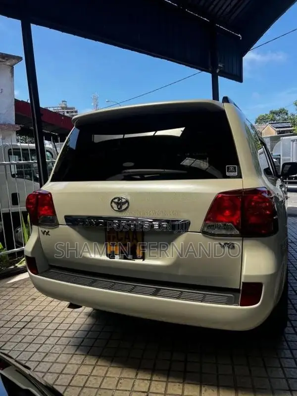 Toyota Land Cruiser V8 VX 2013 SUV (Used)