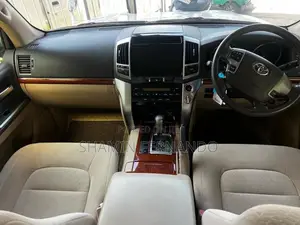 Toyota Land Cruiser V8 VX 2013 SUV (Used)