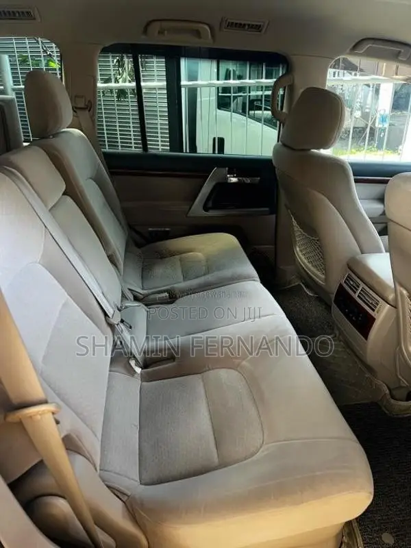 Toyota Land Cruiser V8 VX 2013 SUV (Used)