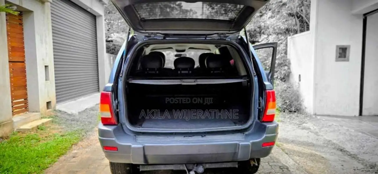 Jeep Grand Cherokee Lerado 2004 SUV (Used)