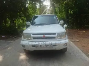Mitsubishi Pajero Io 2000 SUV (Used)