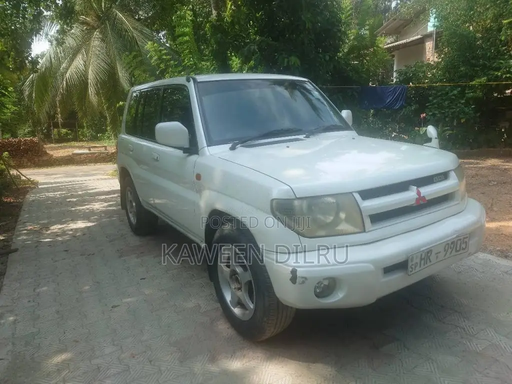Mitsubishi Pajero Io 2000 SUV (Used)