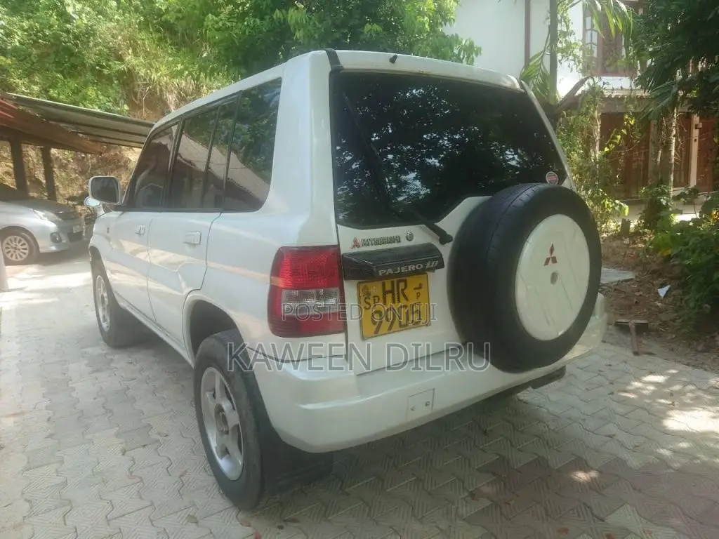 Mitsubishi Pajero Io 2000 SUV (Used)