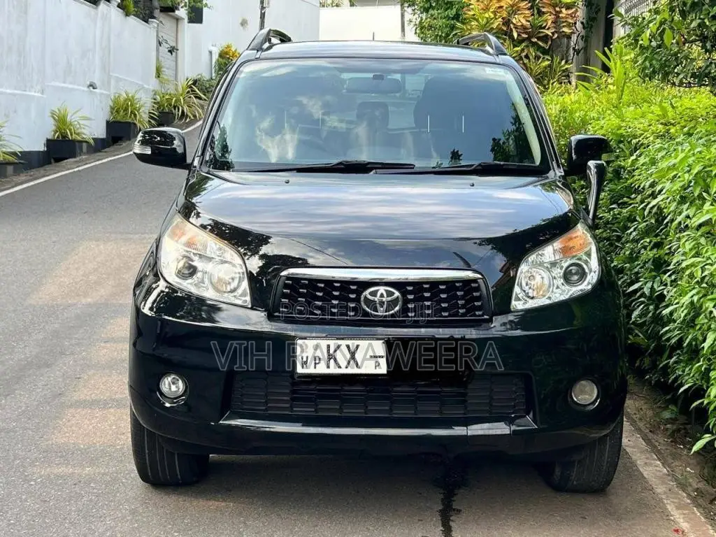 Toyota Rush 2013 SUV (Used)