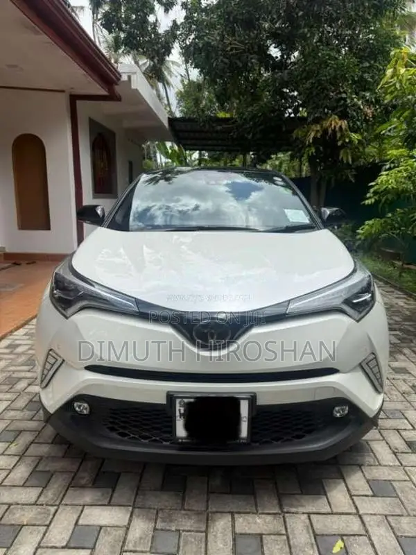 Toyota CHR 2019 SUV (Used)