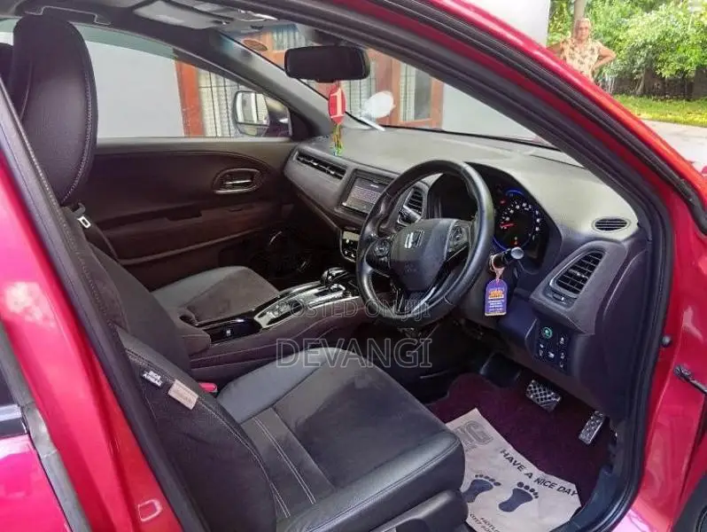 Honda VEZEL RS SENSING 2017 SUV (Used)
