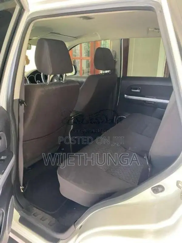 Suzuki Grand Vitara 2012 SUV (Used)
