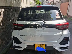 Toyota Raize 2025 SUV (Used)
