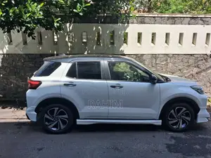 Toyota Raize 2025 SUV (Used)