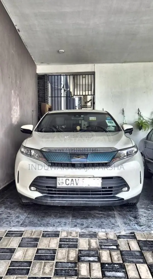 Toyota Harrier 2017 SUV (Used)