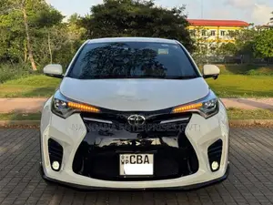 Toyota CHR 2017 SUV (Used)