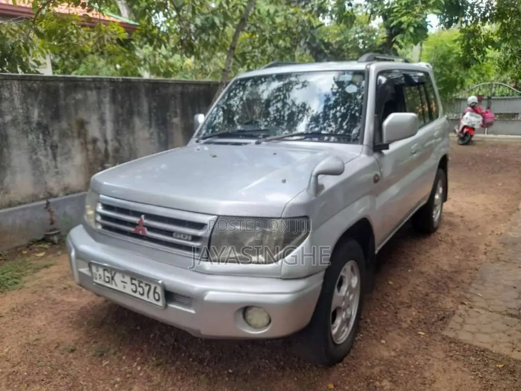 Mitsubishi Pajero IO 2000 SUV (Used)
