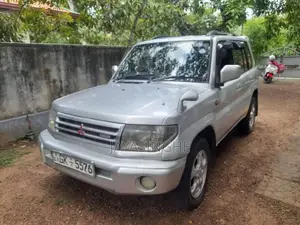 Mitsubishi Pajero IO 2000 SUV (Used)