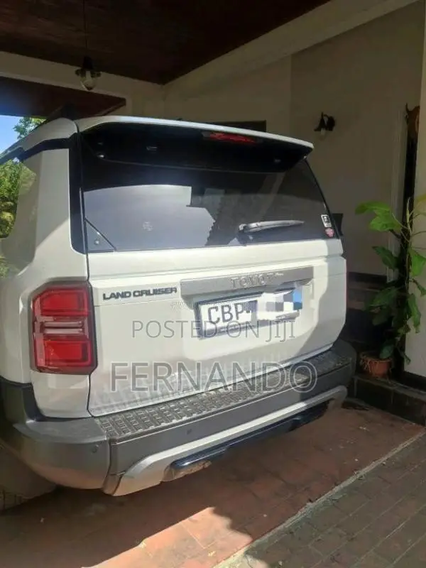 Toyota Land Cruiser Prado 250 2024 SUV (Used)