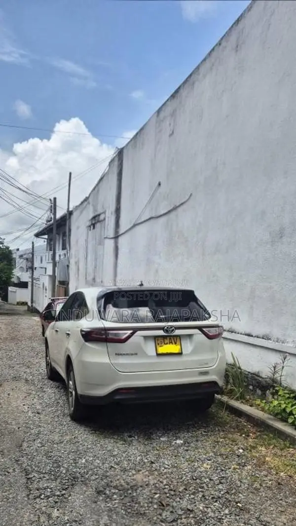 Toyota Harrier 2017 SUV (Used)
