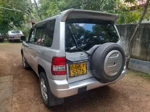 Mitsubishi Pajero IO 2000 SUV (Used)