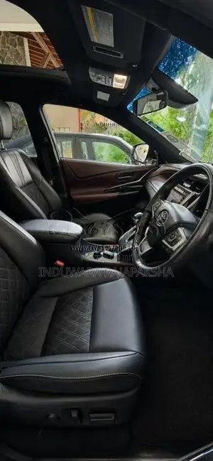 Toyota Harrier 2017 SUV (Used)
