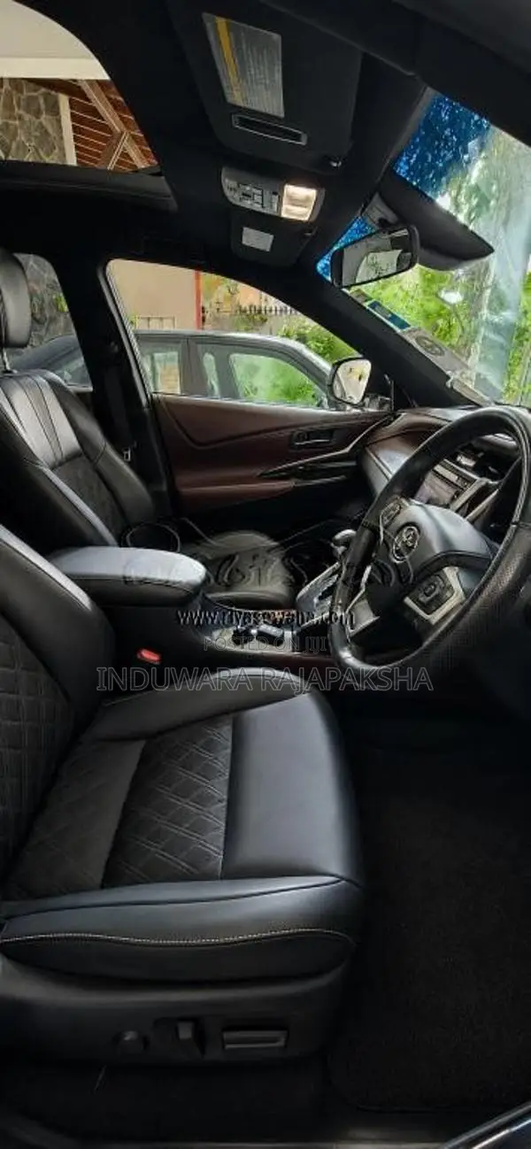 Toyota Harrier 2017 SUV (Used)