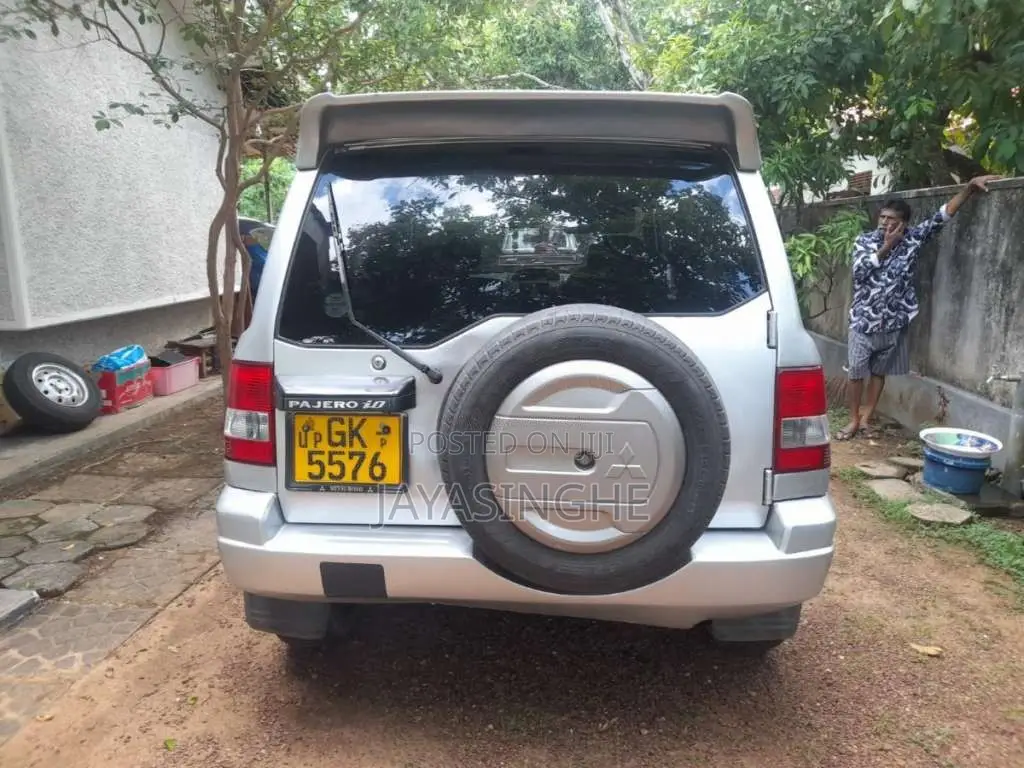 Mitsubishi Pajero IO 2000 SUV (Used)